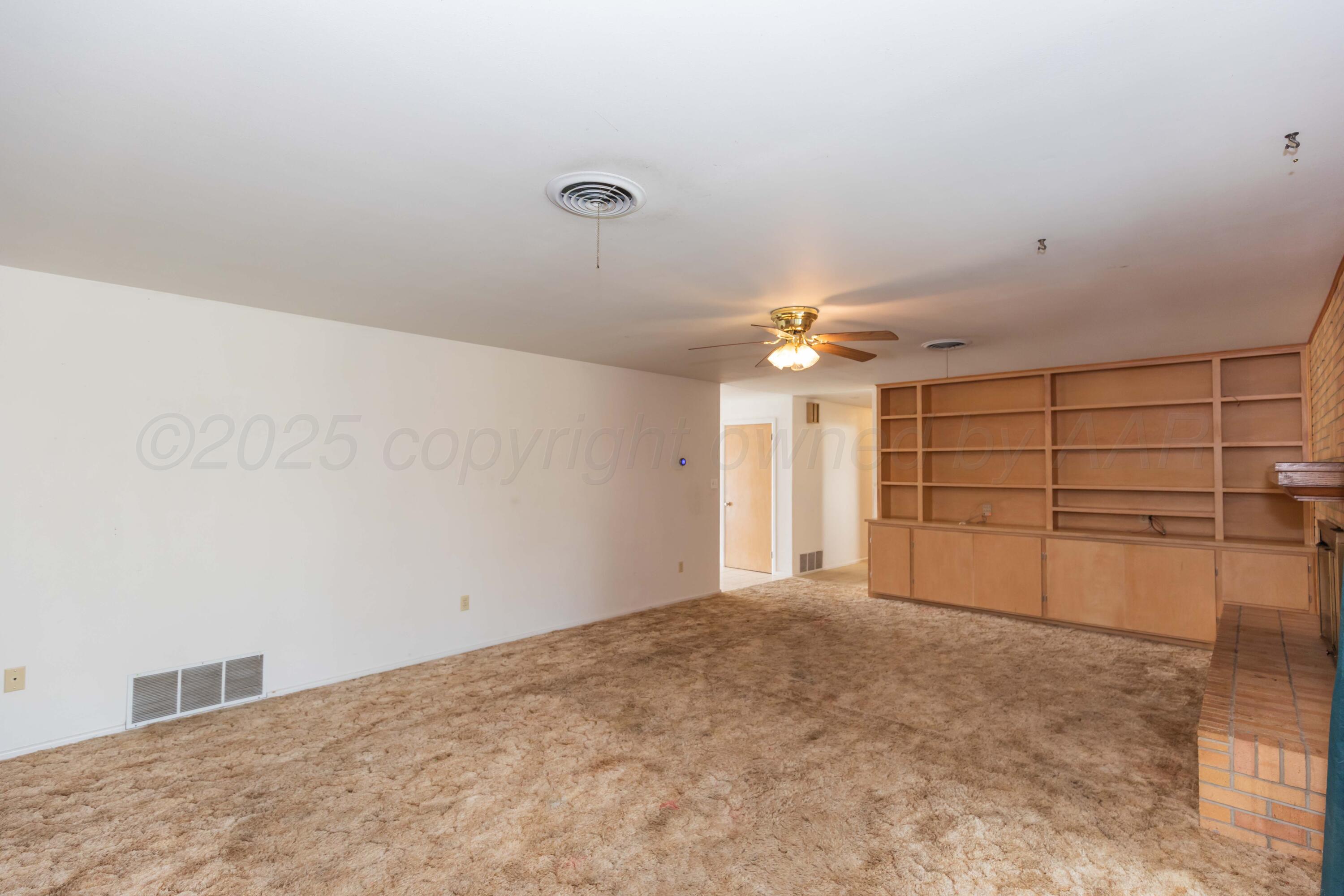 104 Milner Road Fritch, TX 79036 - Photo 8 of 55 LIVING ROOM VIEW 3