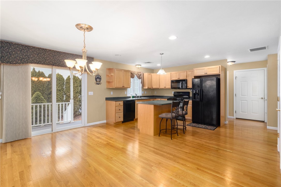 500 Mendon Road, Unit 112 Cumberland, RI 02864 - Photo 7 of 38