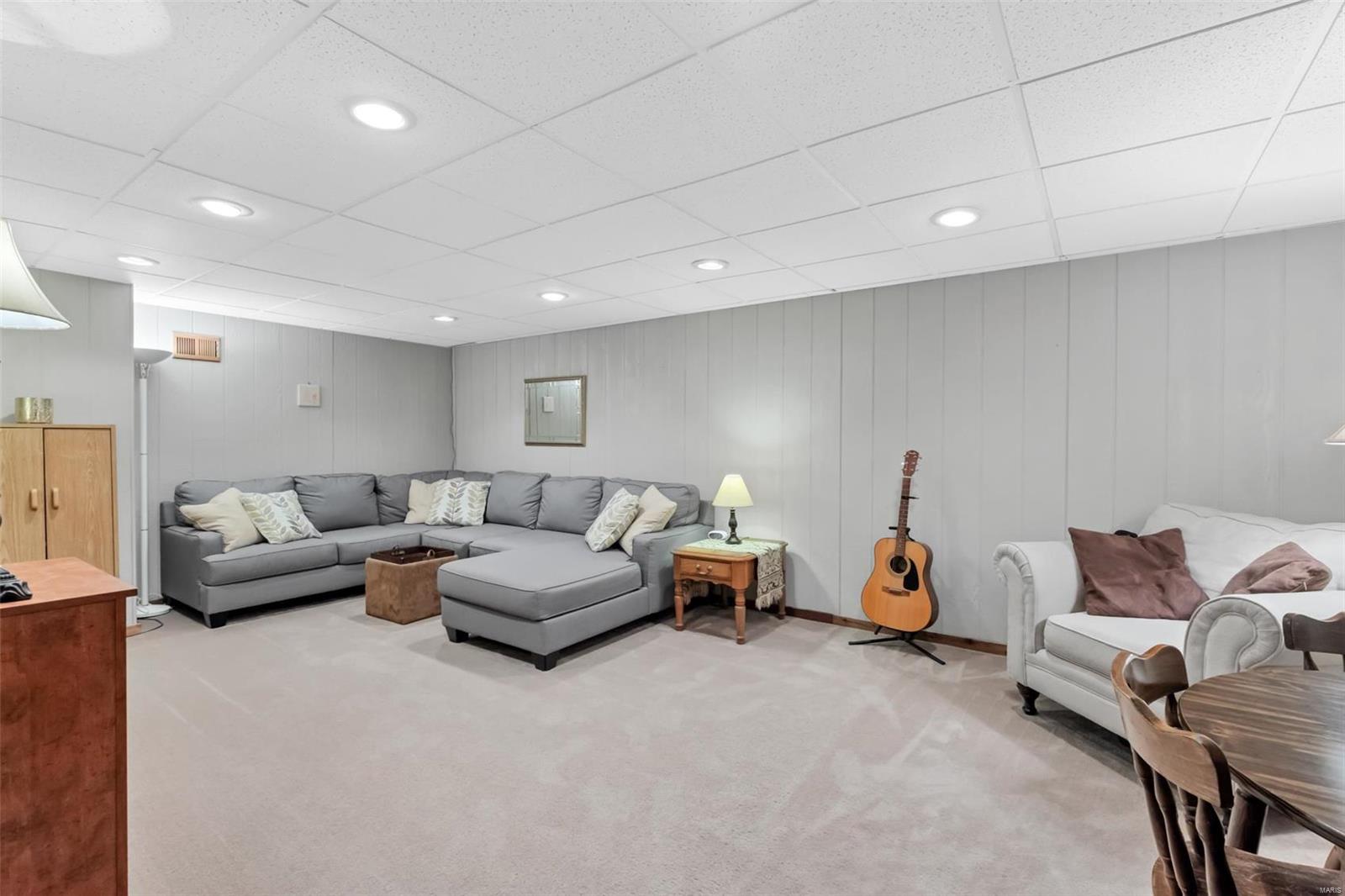 611 Barton Lane Ballwin, MO 63021 - Photo 19 of 27 Gallery Image 19