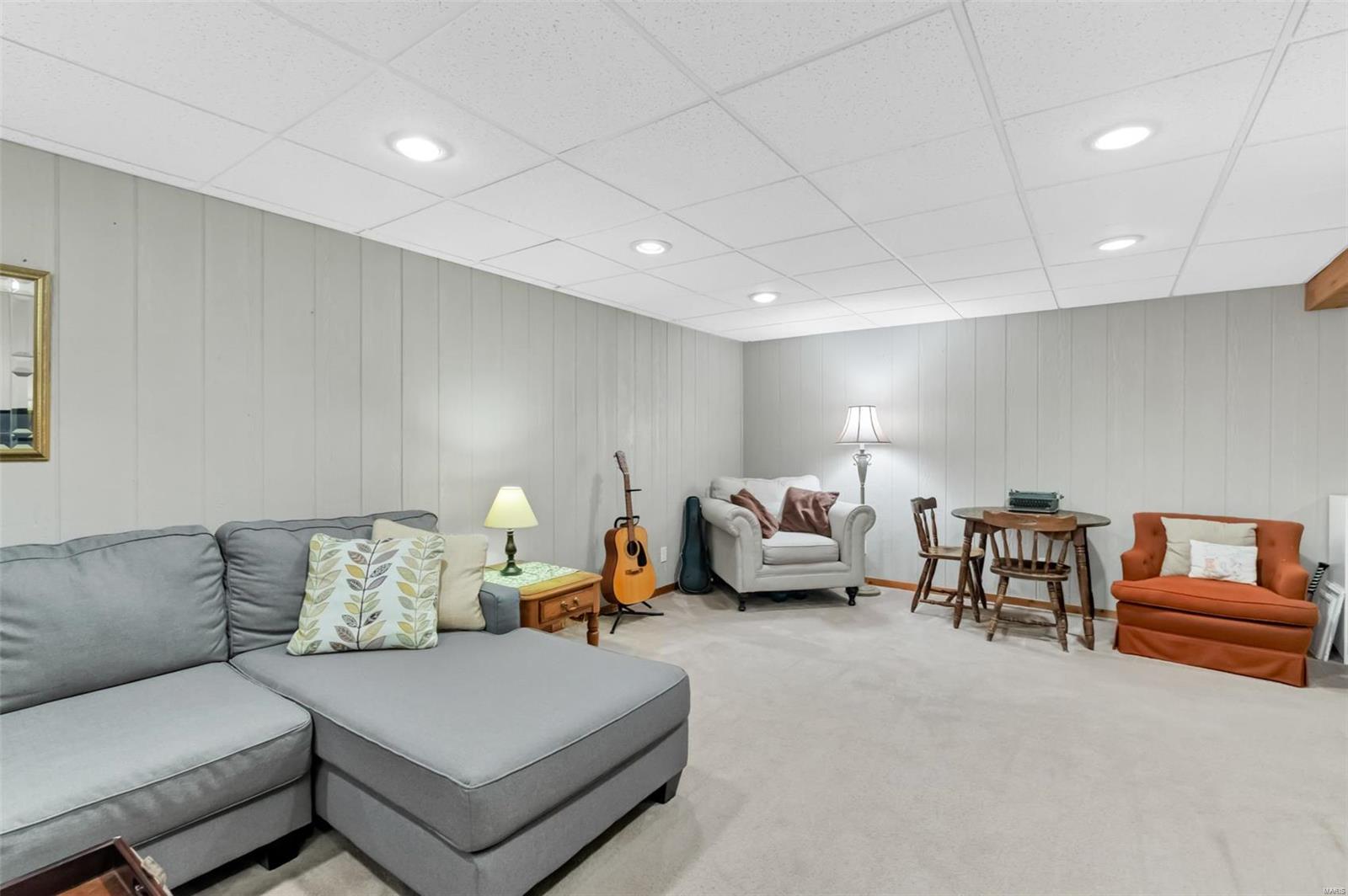 611 Barton Lane Ballwin, MO 63021 - Photo 20 of 27 Gallery Image 20