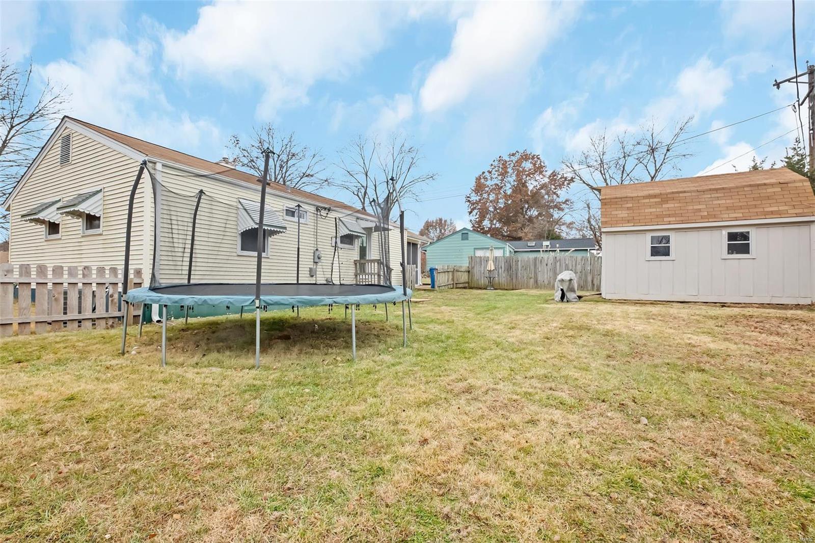 611 Barton Lane Ballwin, MO 63021 - Photo 24 of 27 Gallery Image 24