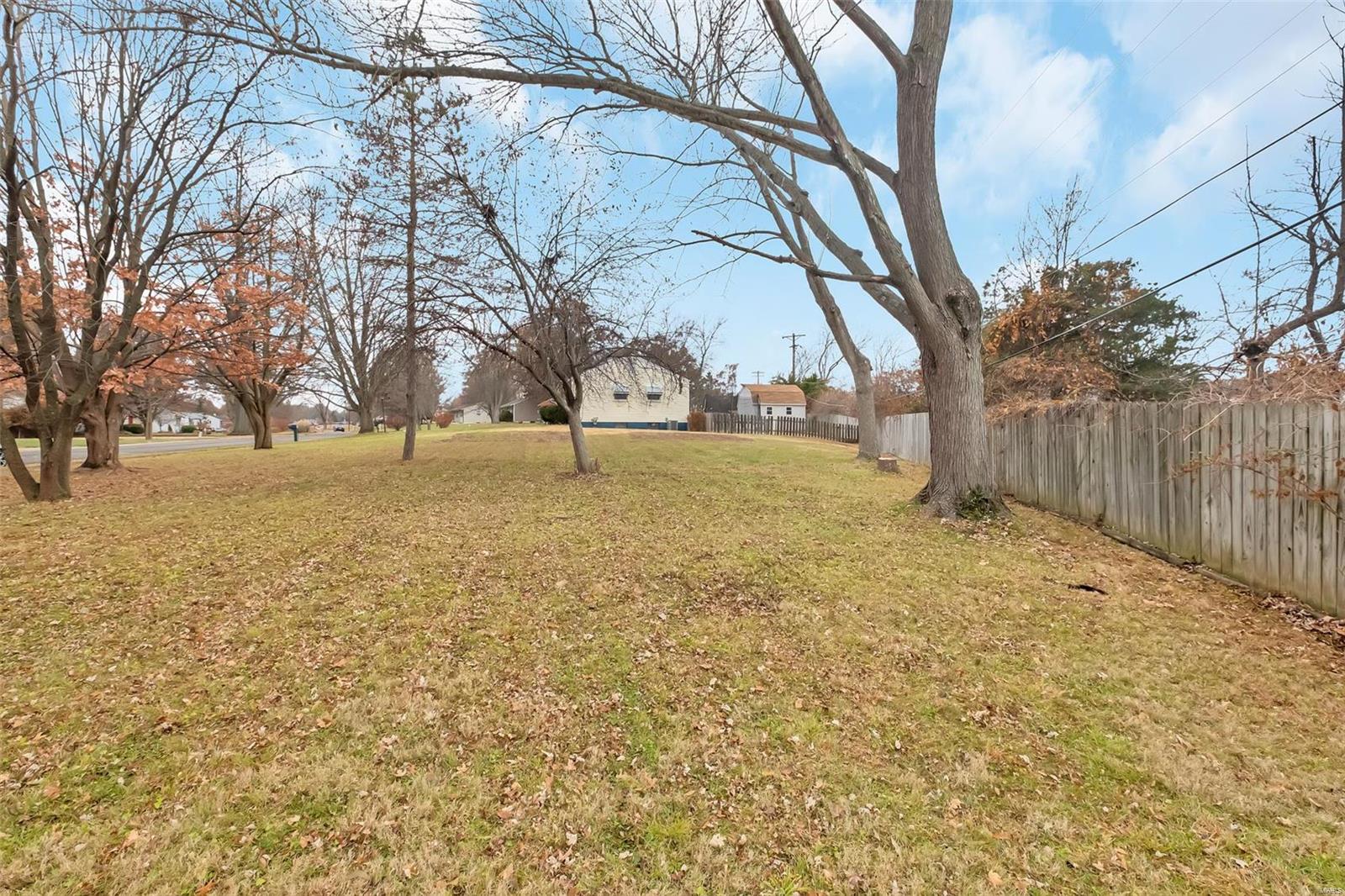 611 Barton Lane Ballwin, MO 63021 - Photo 26 of 27 Gallery Image 26