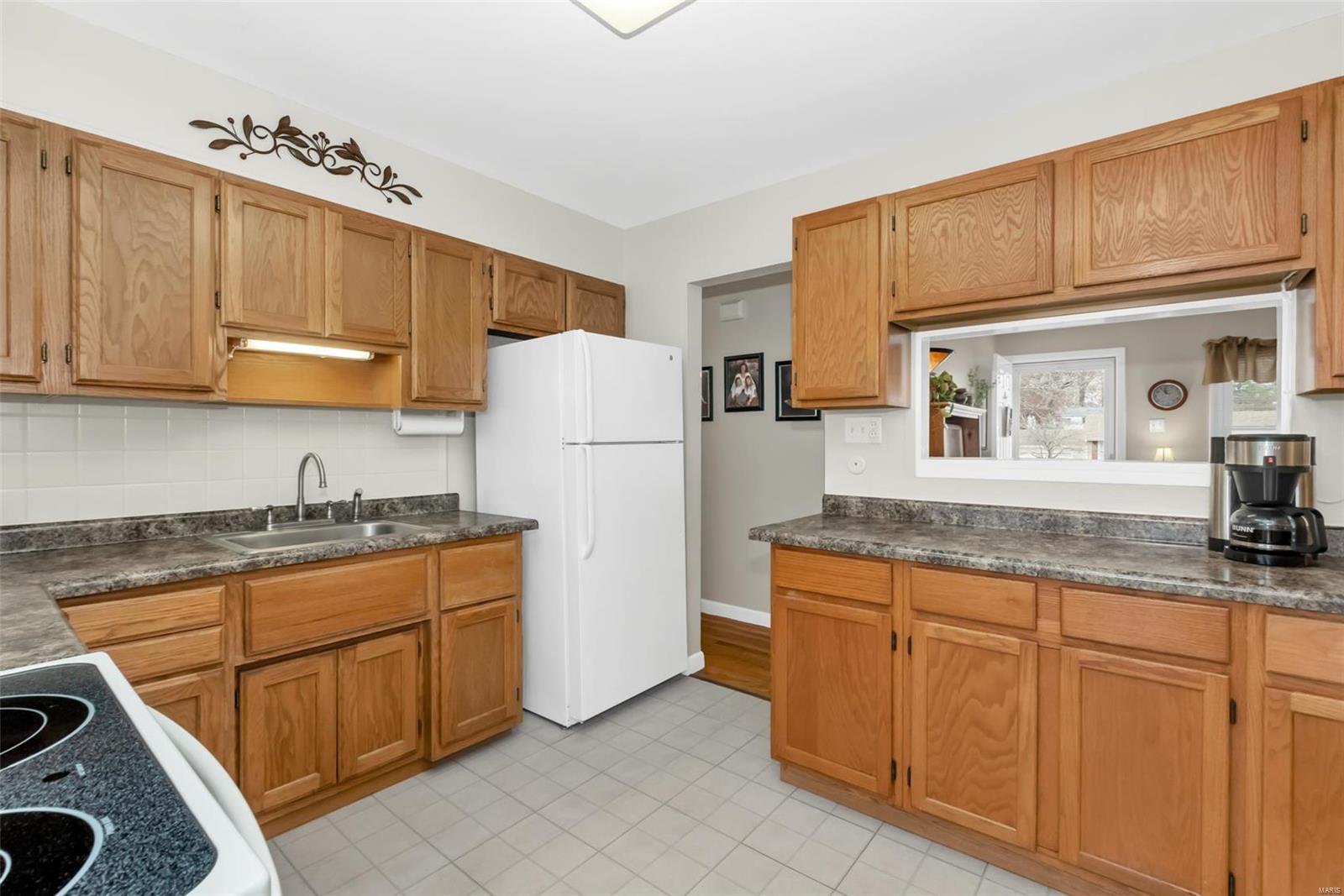 611 Barton Lane Ballwin, MO 63021 - Photo 8 of 27 Gallery Image 8