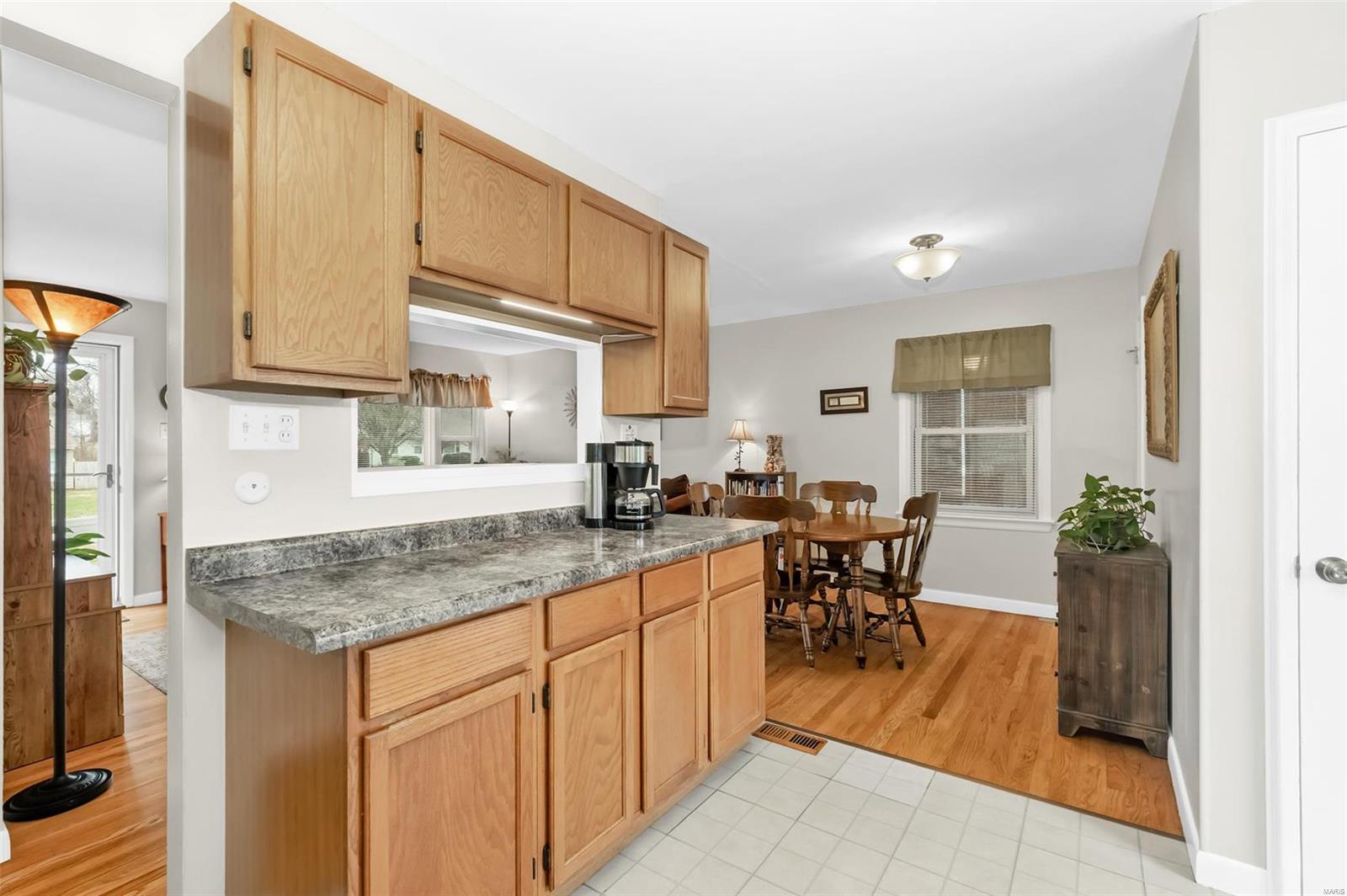 611 Barton Lane Ballwin, MO 63021 - Photo 10 of 27 Gallery Image 10