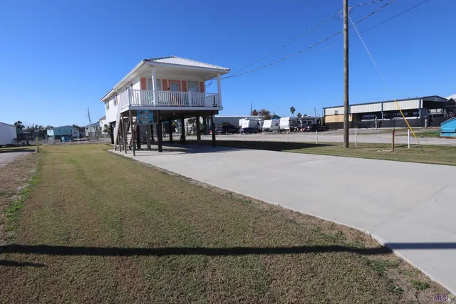 $270,000 | 189 Oak Grand Isle, Grand Isle, LA 70358