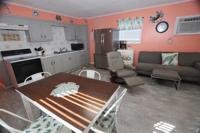 $270,000 | 189 Oak Grand Isle, Grand Isle, LA 70358