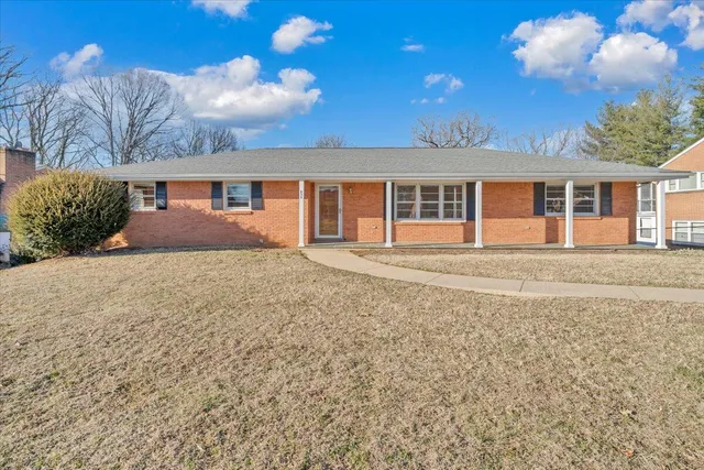 $400,000 | 830 Dexter Road, Roanoke, VA 24019