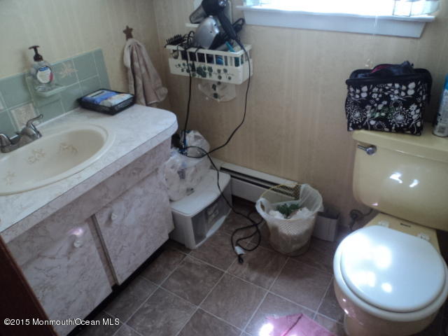 32 Orange Road Brick, NJ 08723 - Photo 3 of 12 DSC05883