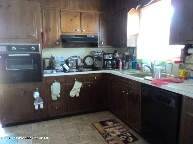 32 Orange Road Brick, NJ 08723 - Photo 4 of 12 DSC05880