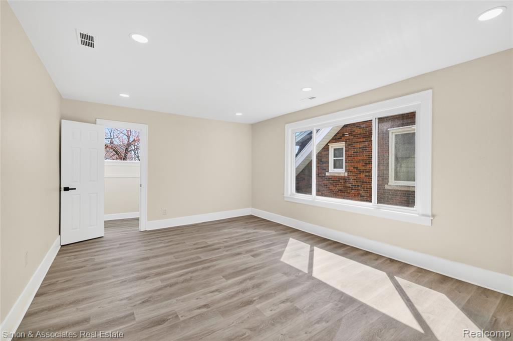 5019 Maple Street Dearborn, MI 48126 - Photo 29 of 44