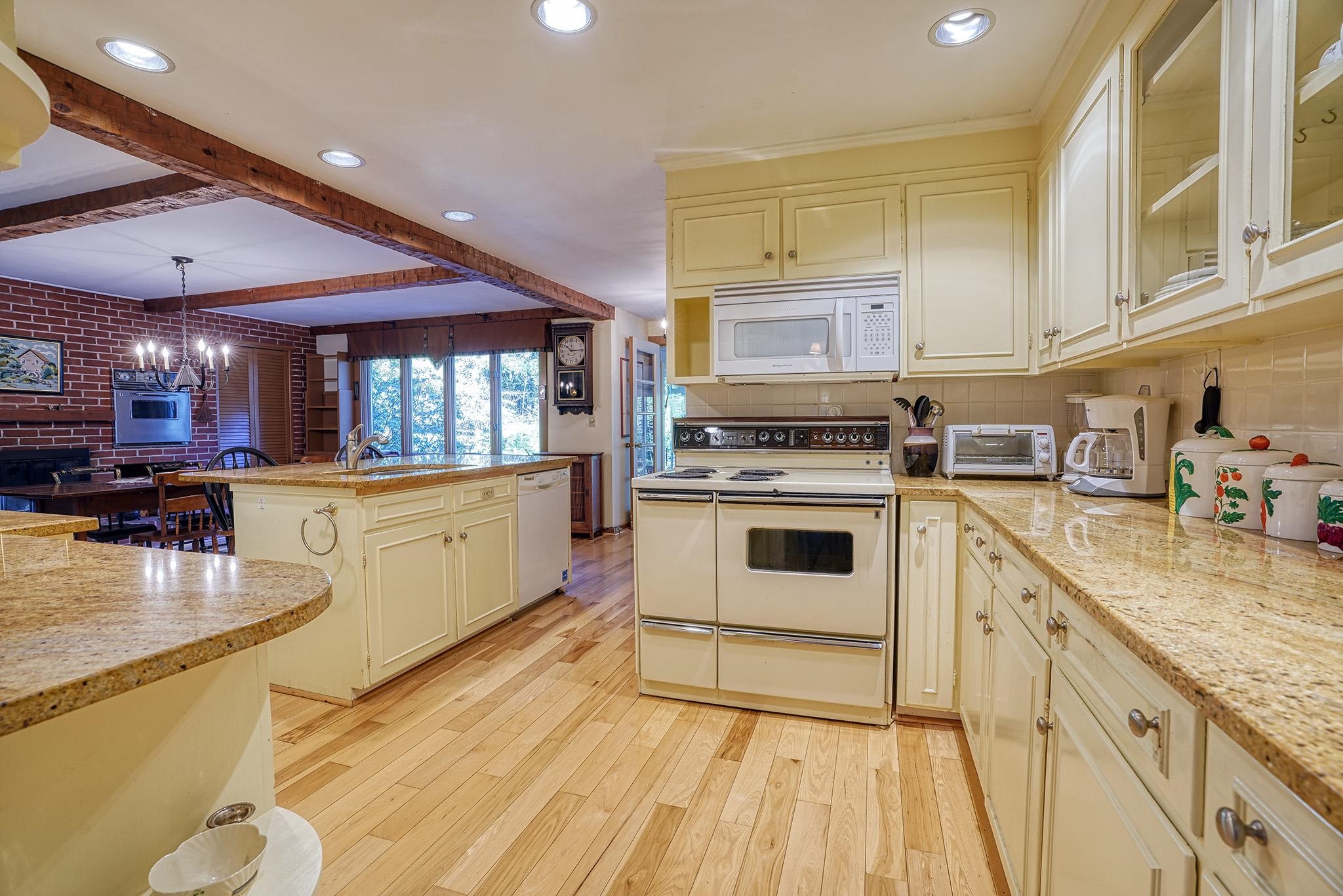 284 Main Street Jaffrey, NH 03452 - Photo 6 of 32 Gallery Image 6
