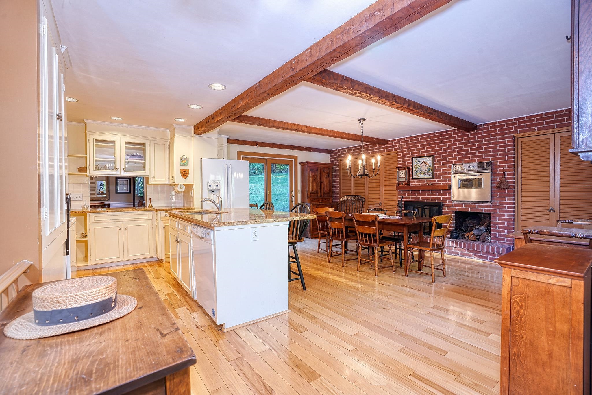284 Main Street Jaffrey, NH 03452 - Photo 9 of 32 Gallery Image 9