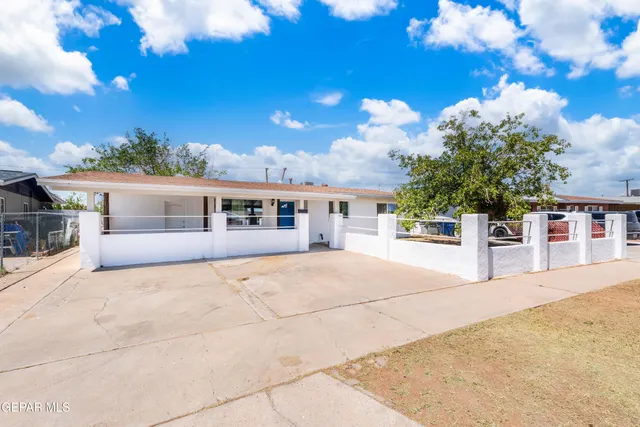 a front view of house with yard