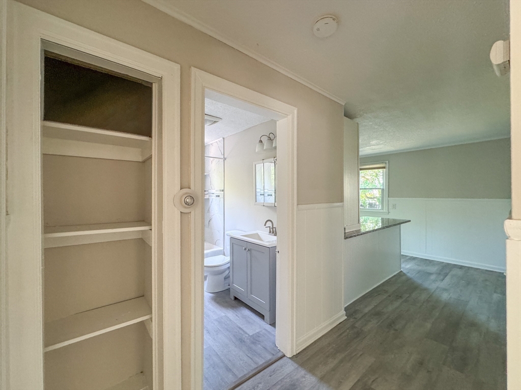 4 Wolfe Street Springfield, MA 01020 - Photo 12 of 24