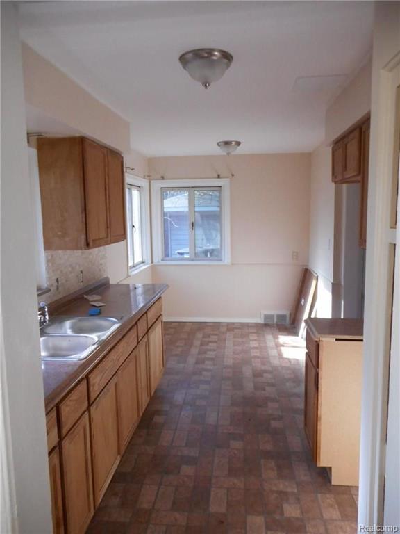 20069 Trinity Street Detroit, MI 48219 - Photo 12 of 15
