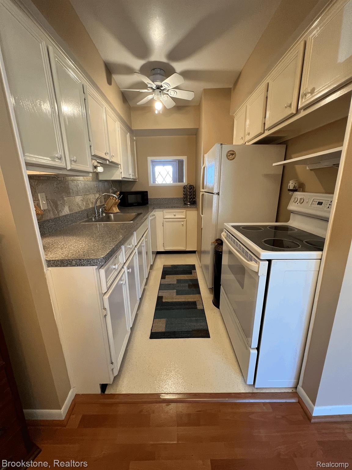 6721 Andersonville Road, Unit 41 Clarkston, MI 48346 - Photo 14 of 32 KITCHEN FROM BREAKFAST NOOK