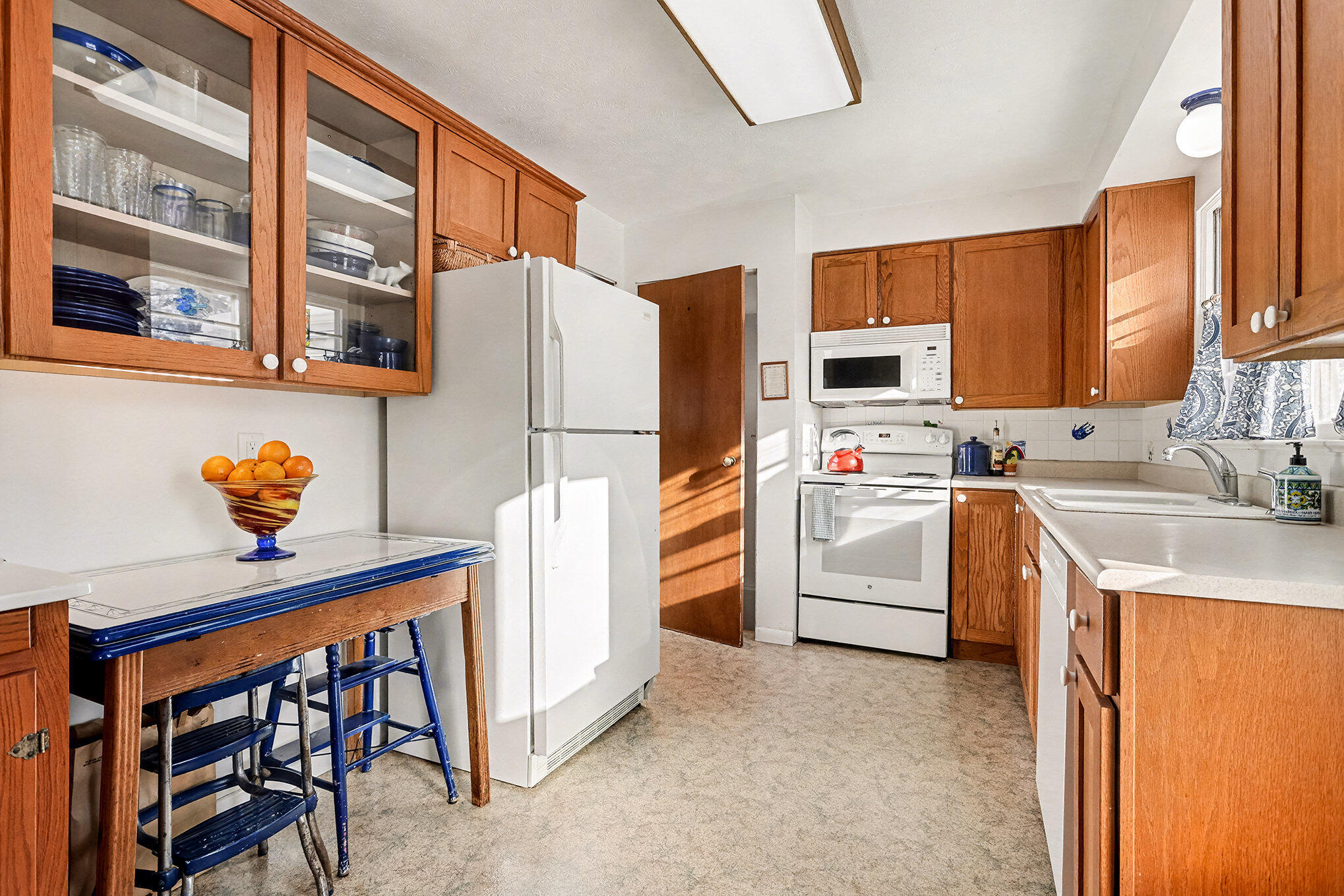 61100 Quinnesec Road Cassopolis, MI 49031 - Photo 11 of 46 KITCHEN