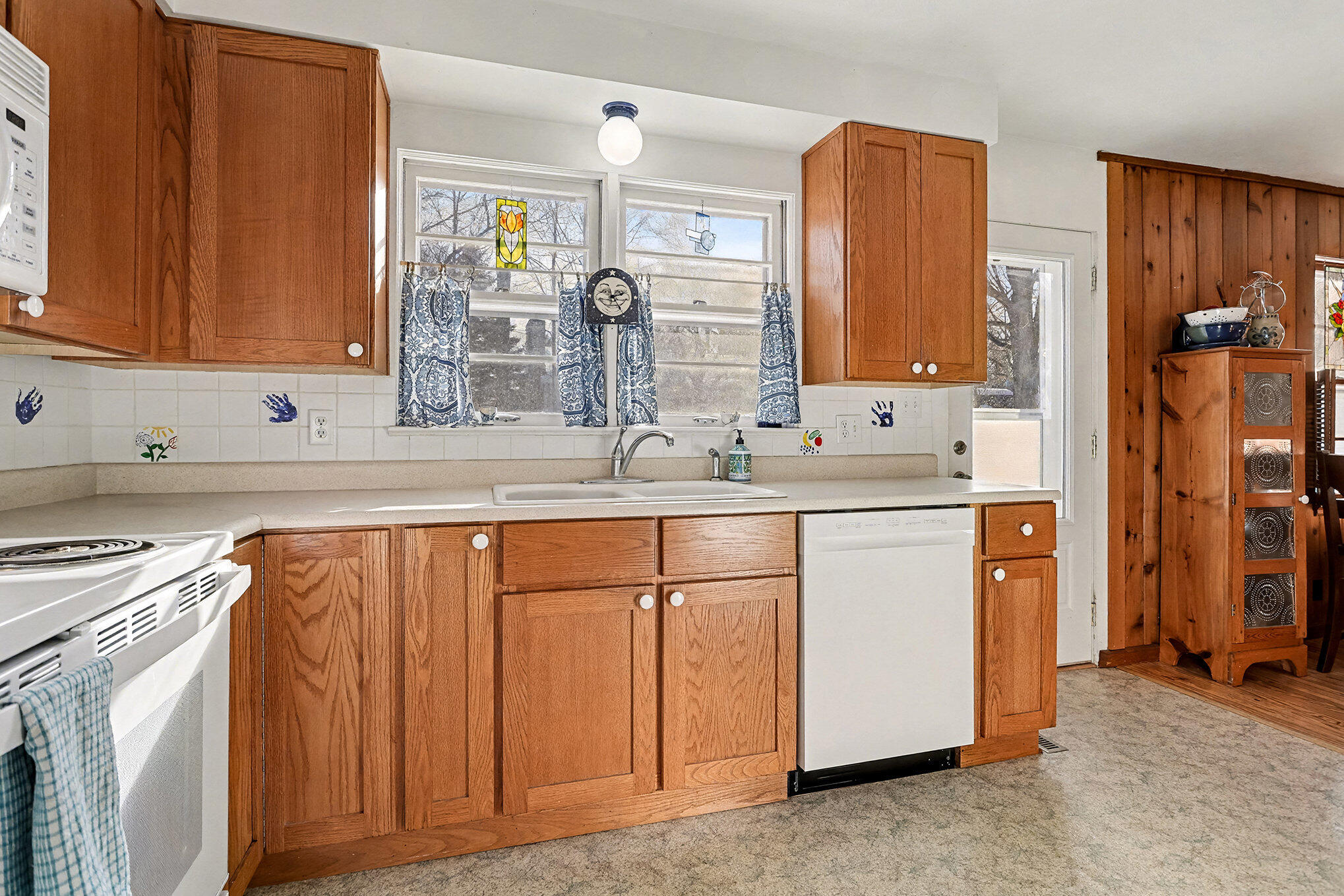 61100 Quinnesec Road Cassopolis, MI 49031 - Photo 13 of 47 KITCHEN