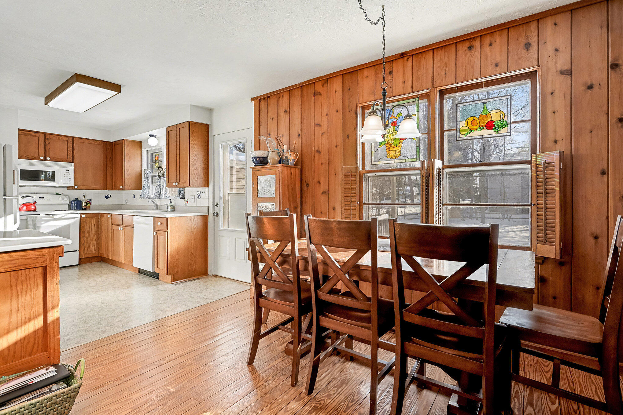 61100 Quinnesec Road Cassopolis, MI 49031 - Photo 15 of 47 DINING AREA