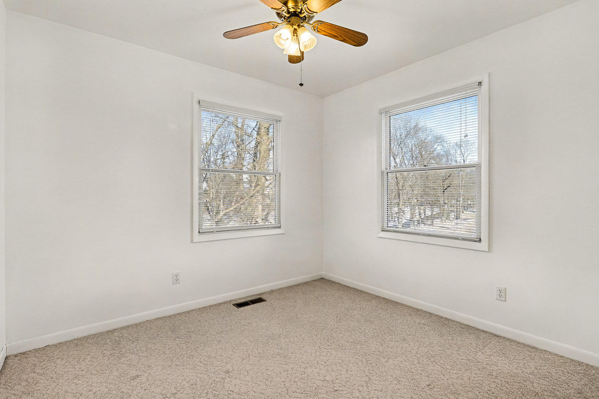 61100 Quinnesec Road Cassopolis, MI 49031 - Photo 22 of 46 BEDROOM