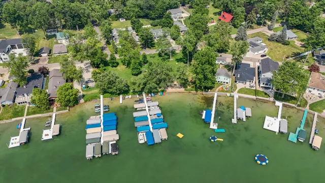 $369,000 | 61100 Quinnesec Road, Cassopolis, MI 49031