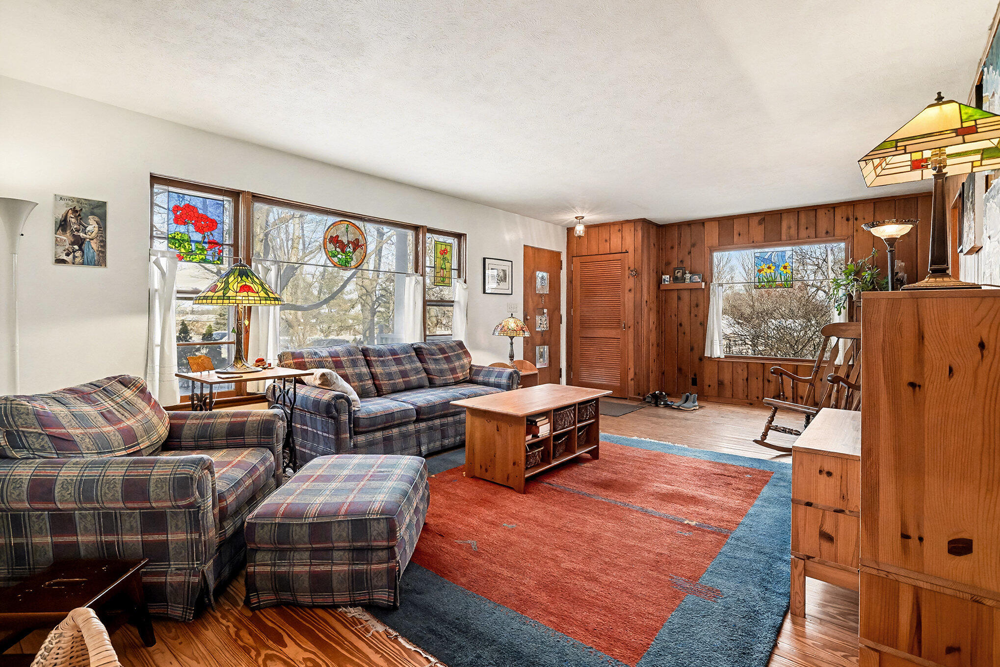 61100 Quinnesec Road Cassopolis, MI 49031 - Photo 6 of 46 LIVING ROOM