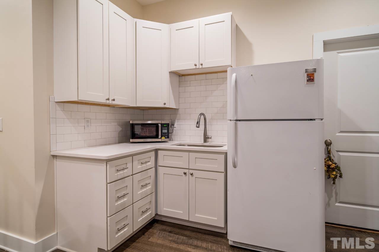 325 Smith Level Road Chapel Hill, NC 27516 - Photo 20 of 27