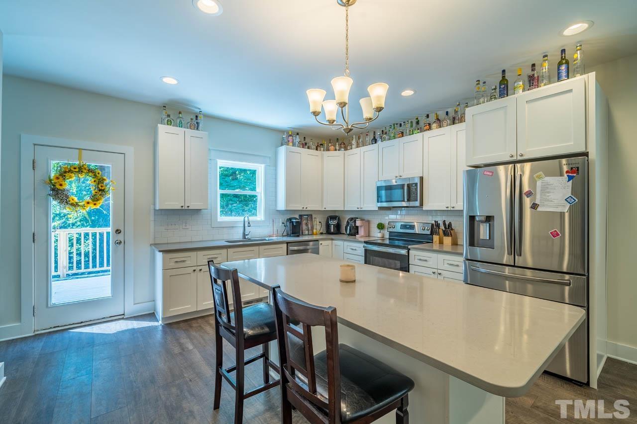 325 Smith Level Road Chapel Hill, NC 27516 - Photo 4 of 27