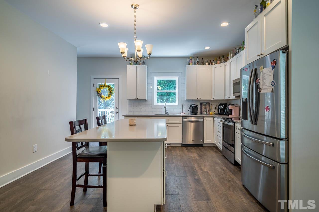 325 Smith Level Road Chapel Hill, NC 27516 - Photo 5 of 27