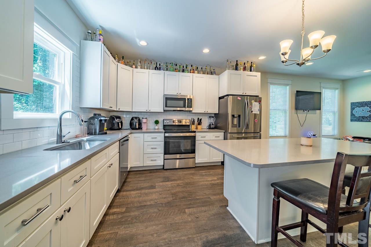 325 Smith Level Road Chapel Hill, NC 27516 - Photo 6 of 27