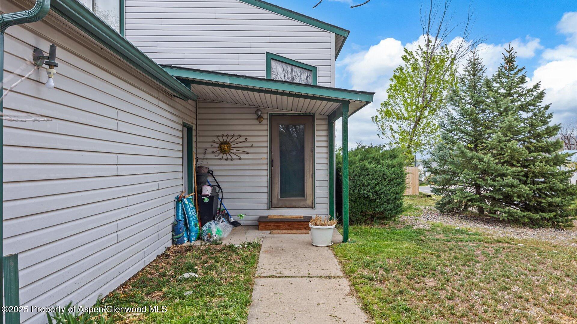 500 Fairway Avenue Rifle, CO 81650 - Photo 4 of 27 04-500 Fairway Ave-4