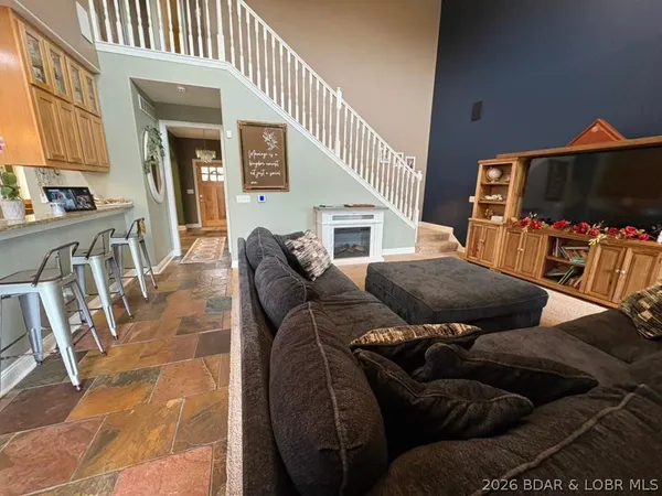 $550,000 | 226 Sweet Vly Circle, Crocker, MO 65452