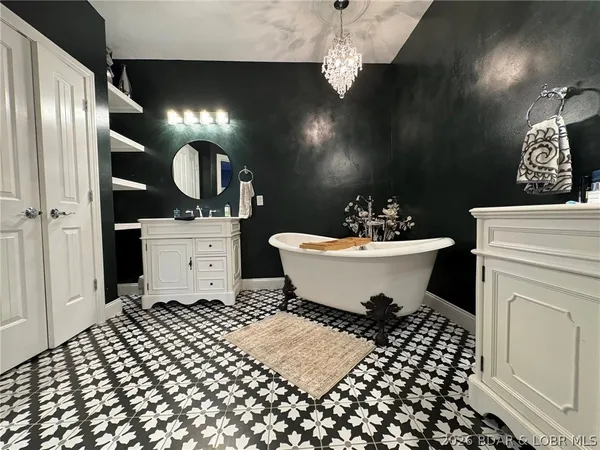 $550,000 | 226 Sweet Vly Circle, Crocker, MO 65452