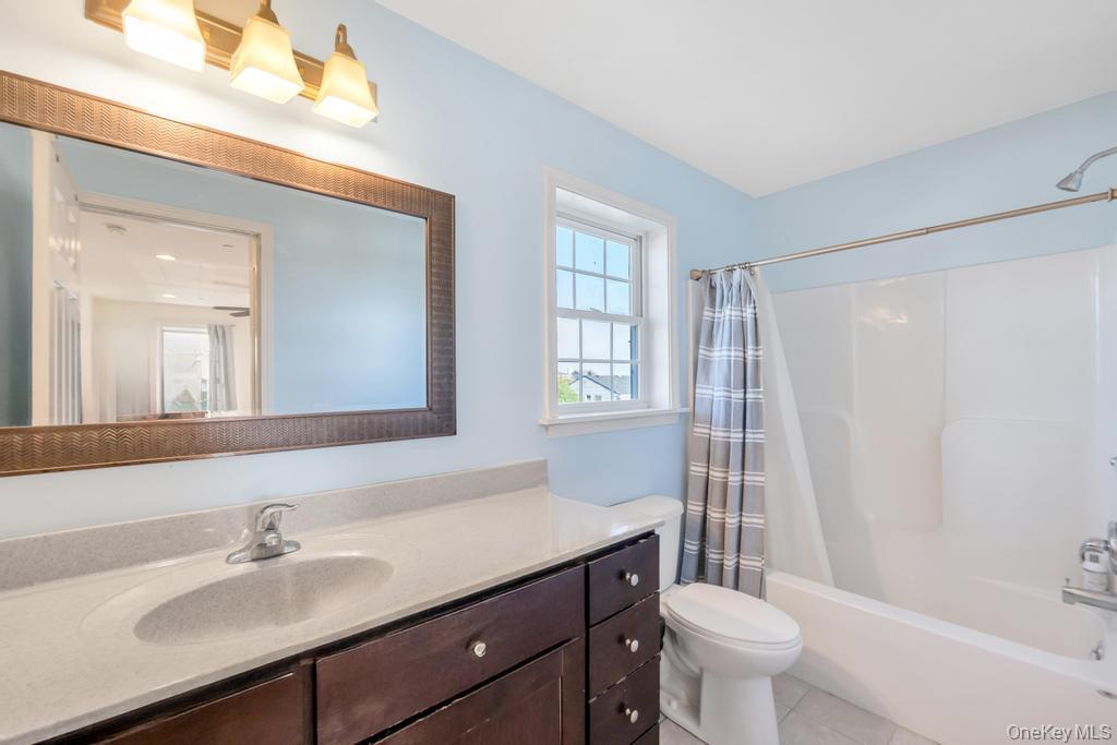 49 Lester Avenue Freeport, NY 11520 - Photo 28 of 33