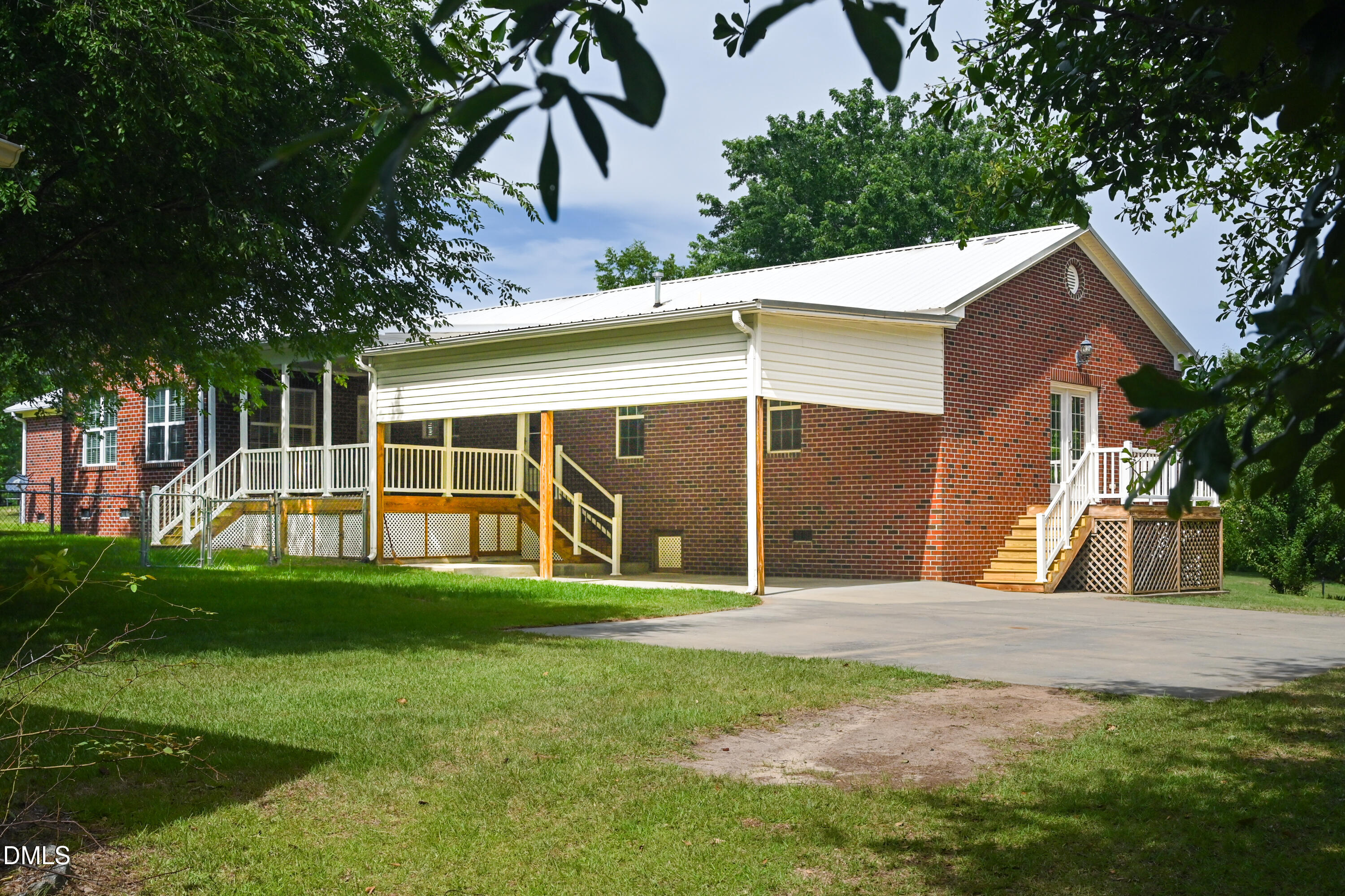 3406 Cemetery Road Sanford, NC 27332 - Photo 7 of 41