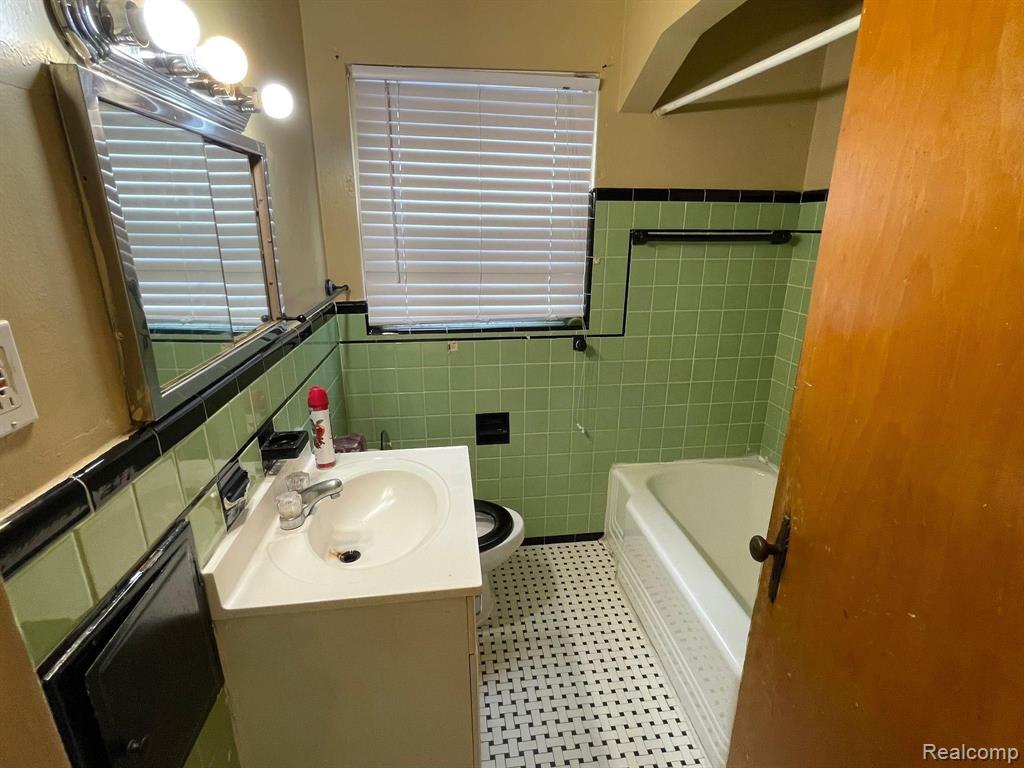 7828 Wisconsin Street Dearborn, MI 48126 - Photo 8 of 15