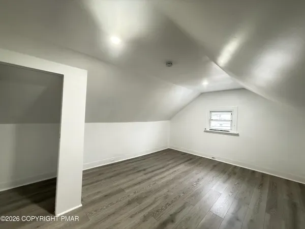 $2,100 | 735 Main Street, Unit 2, Sugar Notch, PA 18706