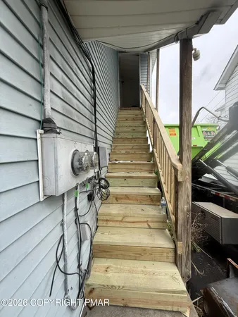 $2,100 | 735 Main Street, Unit 2, Sugar Notch, PA 18706