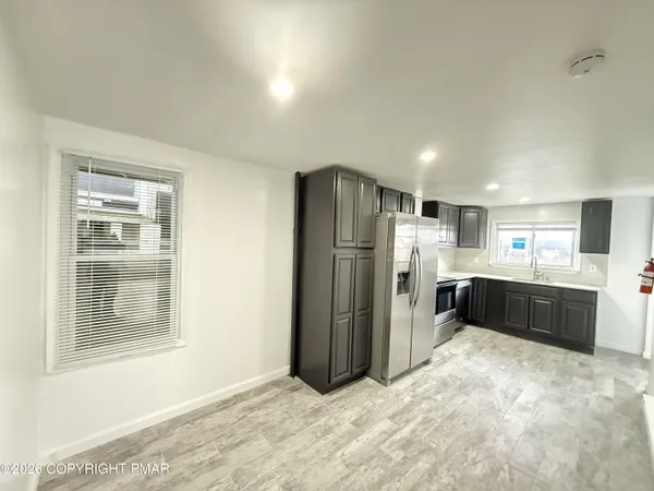 $2,100 | 735 Main Street, Unit 2, Sugar Notch, PA 18706