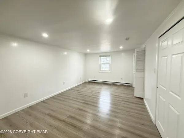 $2,100 | 735 Main Street, Unit 2, Sugar Notch, PA 18706