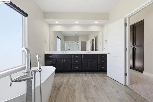 $898,500 | 2394 Bharvani Avenue, Manteca, CA 95337