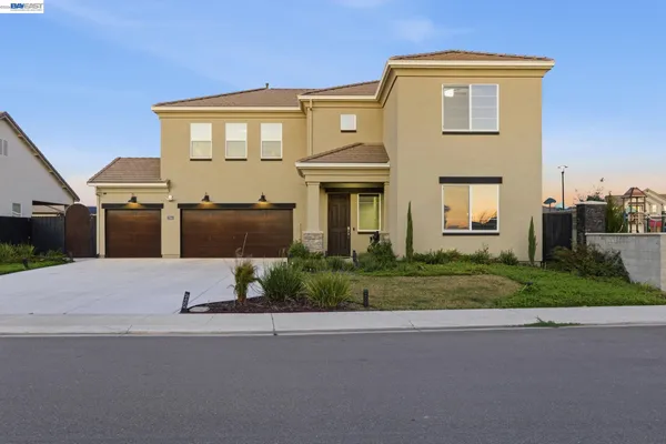 $898,500 | 2394 Bharvani Avenue, Manteca, CA 95337