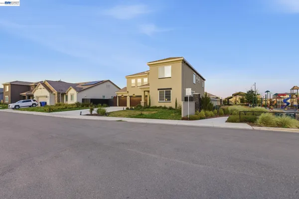 $898,500 | 2394 Bharvani Avenue, Manteca, CA 95337