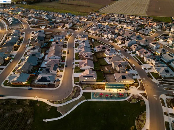 $898,500 | 2394 Bharvani Avenue, Manteca, CA 95337