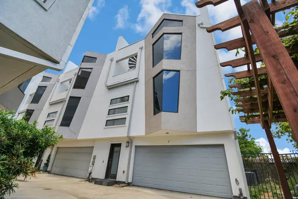 $3,695 | 4608 Nett Street, Unit D, Houston, TX 77007