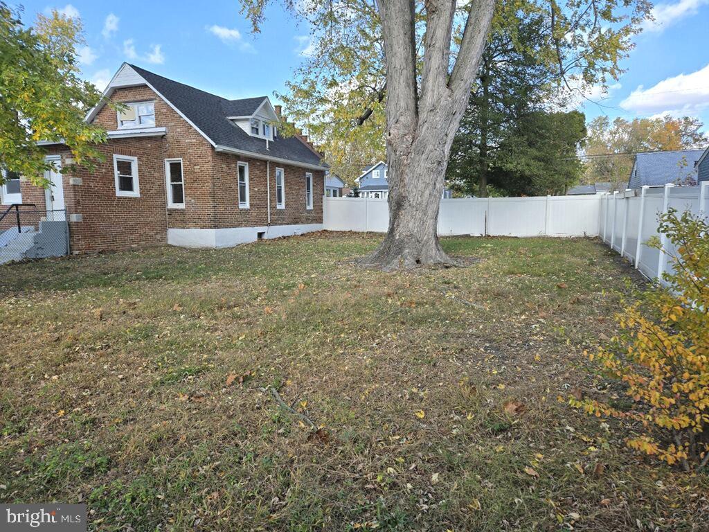 524 8th Avenue Lindenwold, NJ 08021 - Photo 21 of 22 a view of a house with a yard