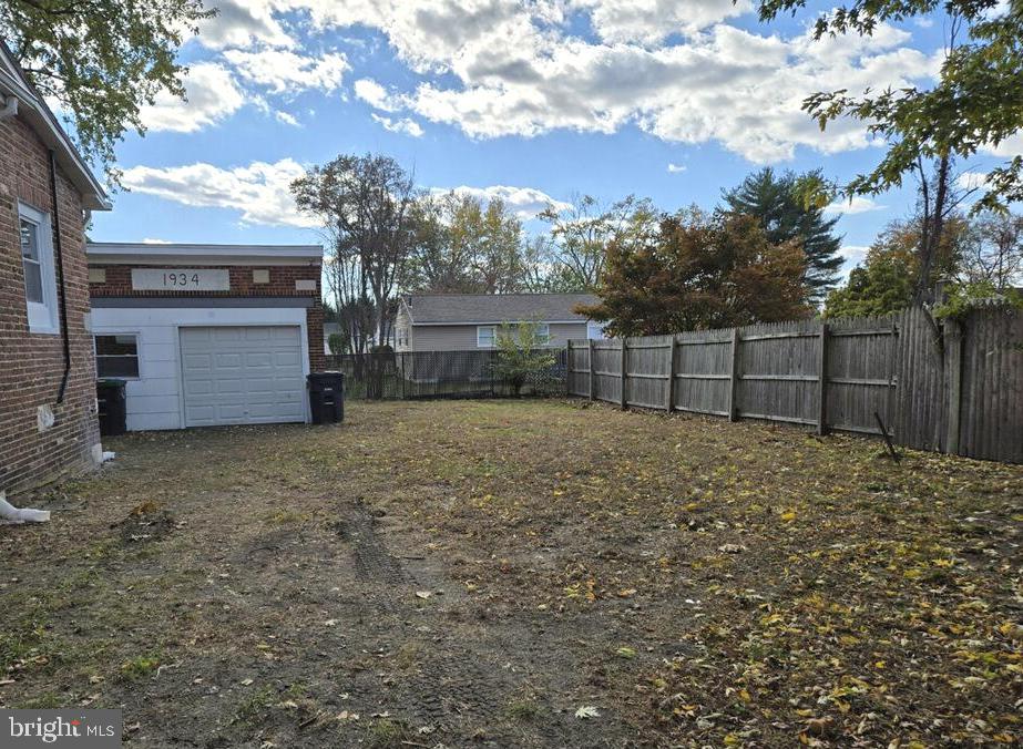 524 8th Avenue Lindenwold, NJ 08021 - Photo 5 of 22 a view of a backyard