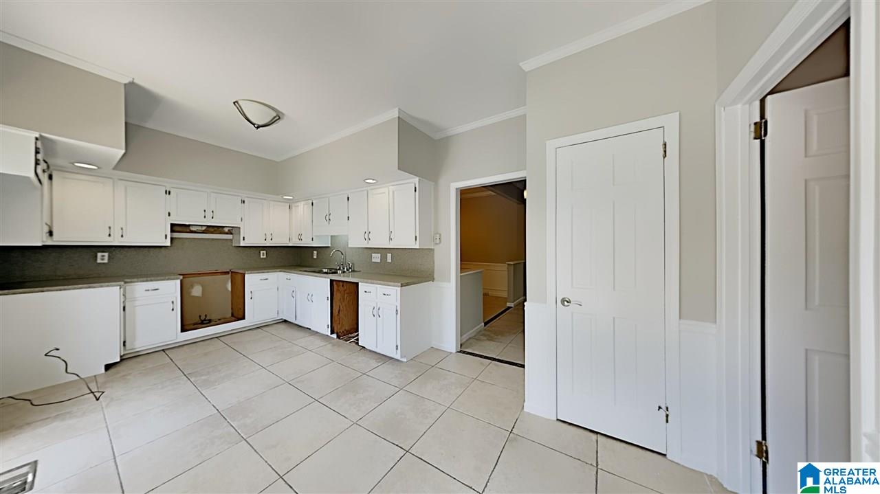2405 Richelieu Lane Birmingham, AL 35216 - Photo 5 of 13