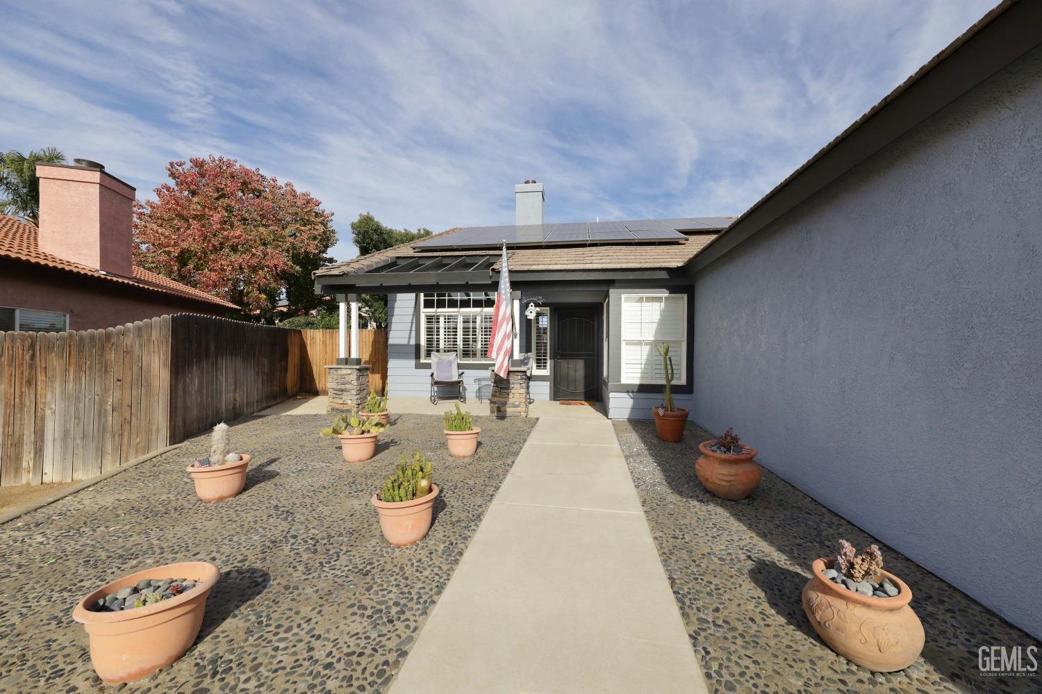 Undisclosed Address Bakersfield, CA 93312 - Photo 3 of 38 a very nice looking dining room with a table and chairs