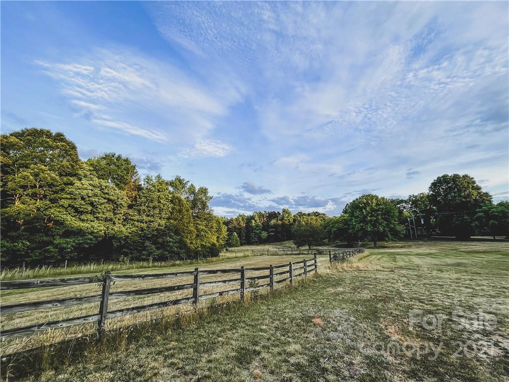 10520 Brief Road Charlotte, NC 28227 - Photo 3 of 46 Gallery Image 3